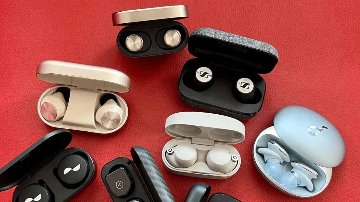 best wireless earbuds under 200 dollars 2024