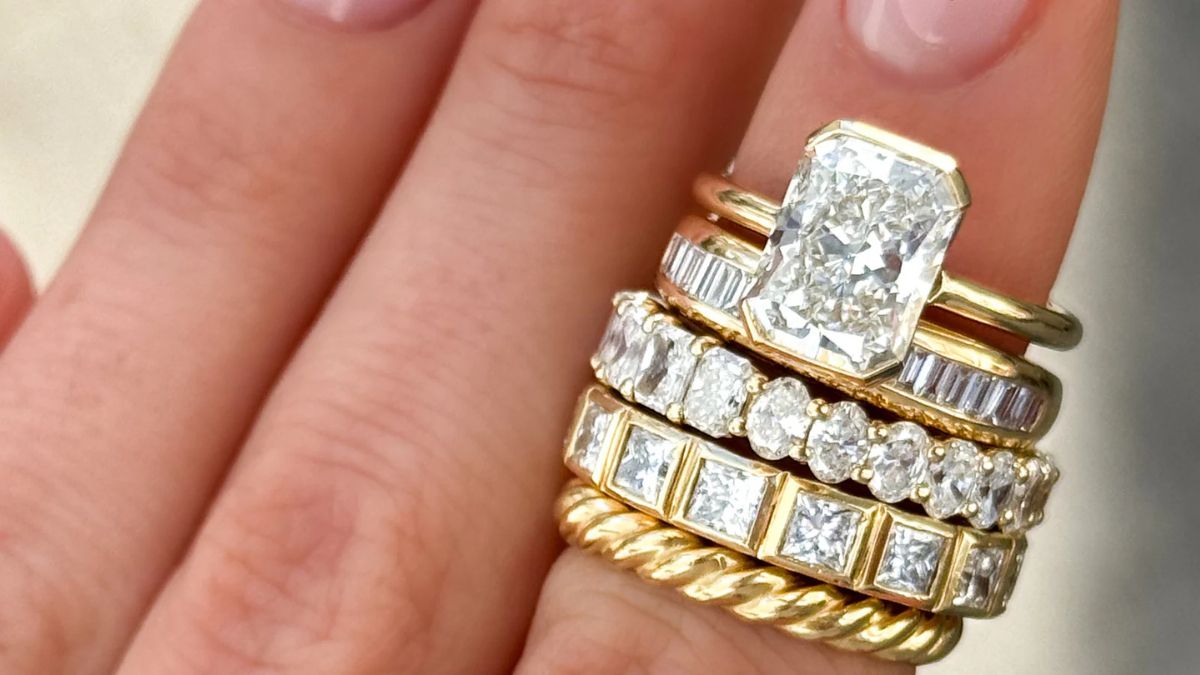 gold-ringed